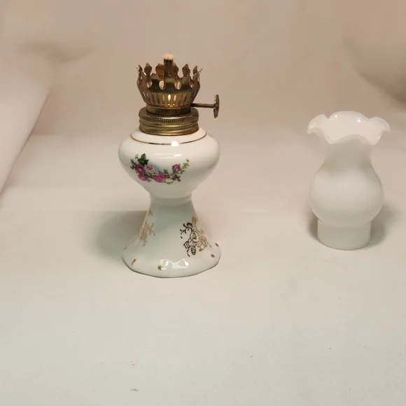 Vintage Mini Oil Lamp - Picture 3 of 8